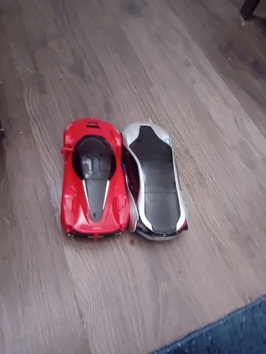 Mașinuța copii bmw  și Ferrari 100 bucata