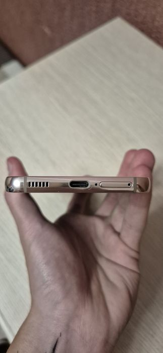 Продам Samsung s22