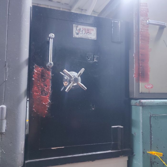 Сейф огнеупорный