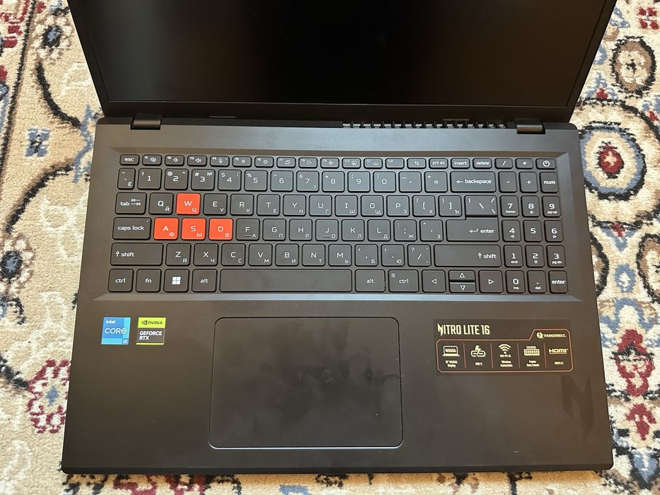Ноутбук Acer Nitro Lite 16 / NL16-71G