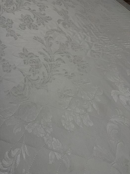 Продам б/у матрас в хорошем состояний.