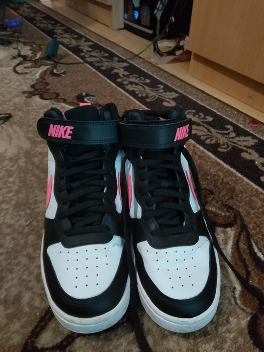 Дамски кецове Nike  Borough