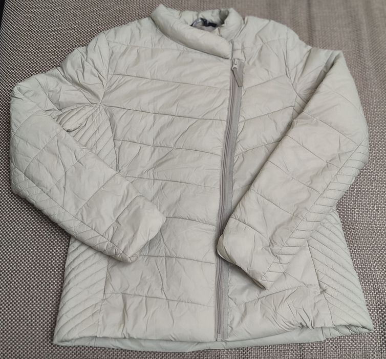 Продам женскую куртку размер 48