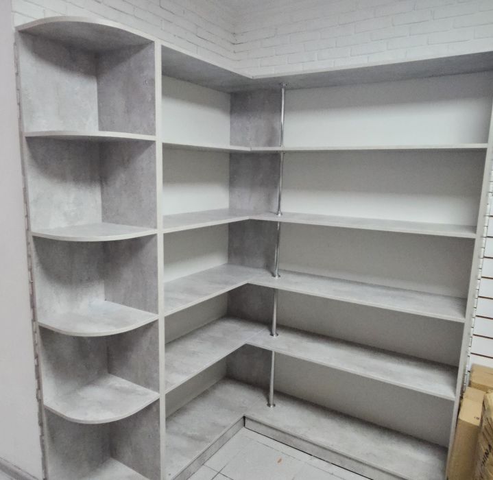 Продам шкафы и стол