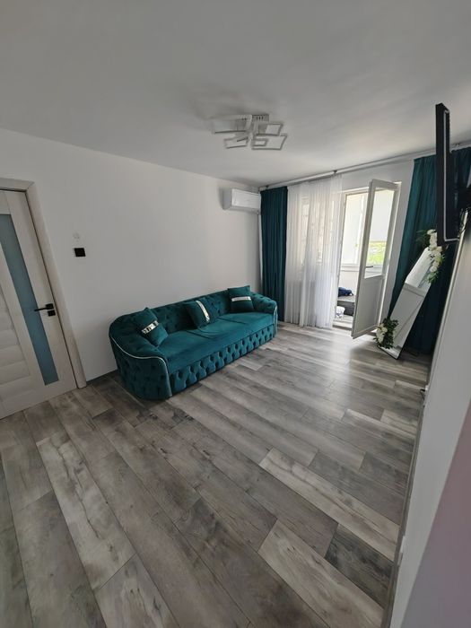 Vand apartament in Deva !