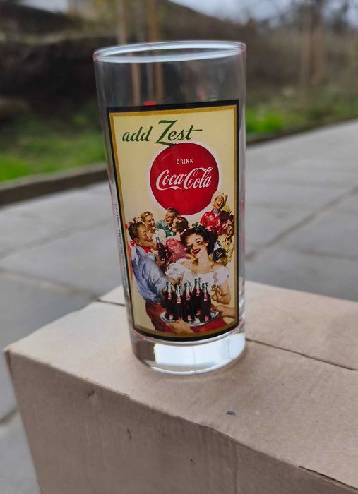 чаши Кока-кола, Капи и Банкя