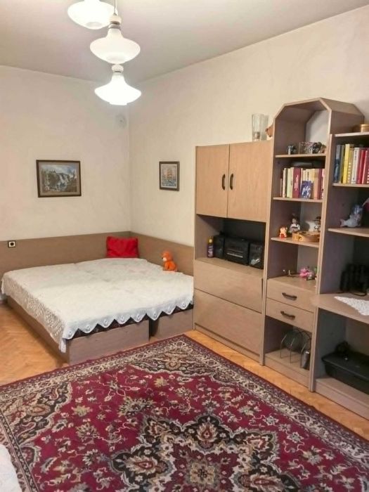 ул. Самуил тристаен -117кв.м. обзаведен с таван и маза