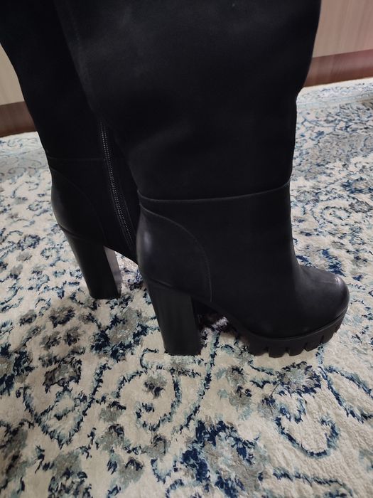 Продам сапоги 2 пары ( зима и осень )