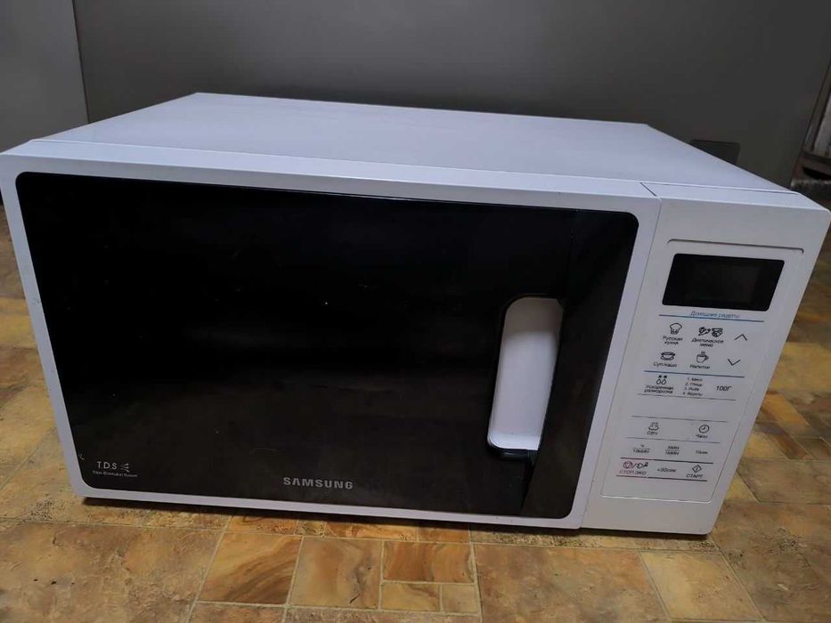 Микроволновая печь Samsung.