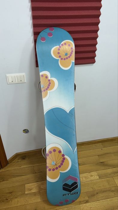 Snowboard FTWO Freedom 143 + legături  PREȚ MIC, VÂND RAPID