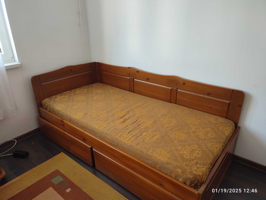 Легла от масивна дървесина - чам