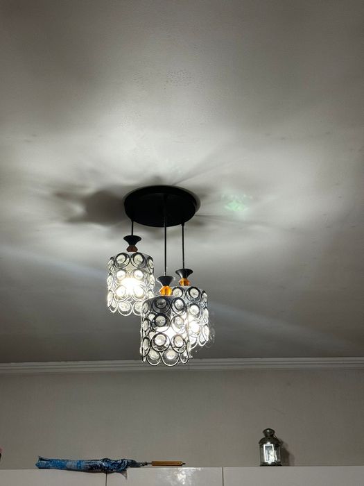 Продам  люстру красивую