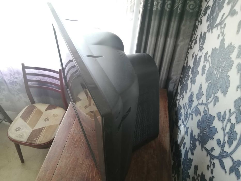 Телевизор LG 72 диагональ