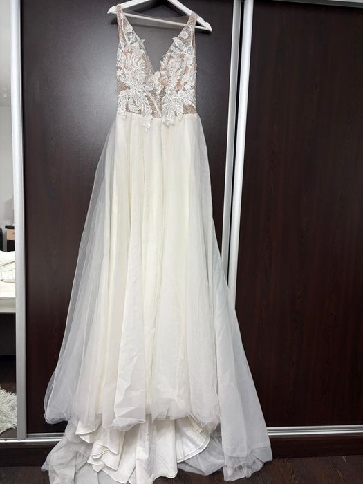 Rochii de Mireasa doar probate m-ai multe detali in privat