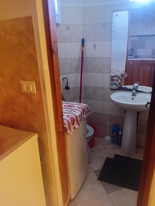 Închiriez garsoniera parter Ampoi 1