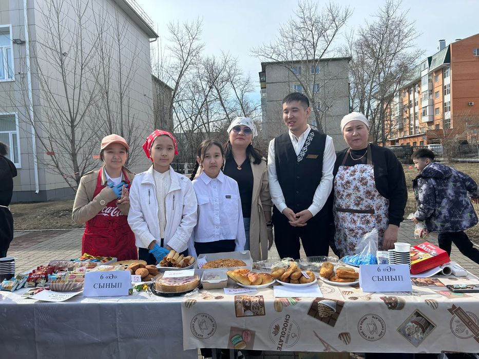 Продам диван. . .