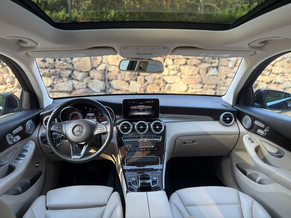 GLC 300 4Matic 4x4 Panoramic/ Camera/ Piele bej/ Sistem sunet Burmester