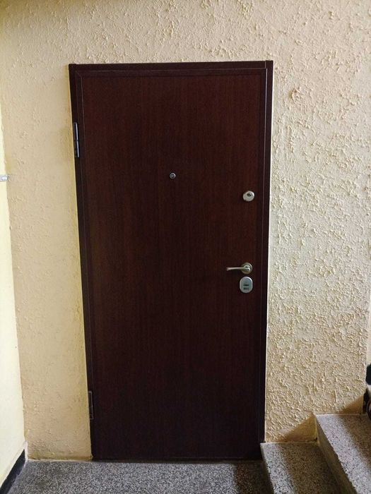 Блиндирана врата