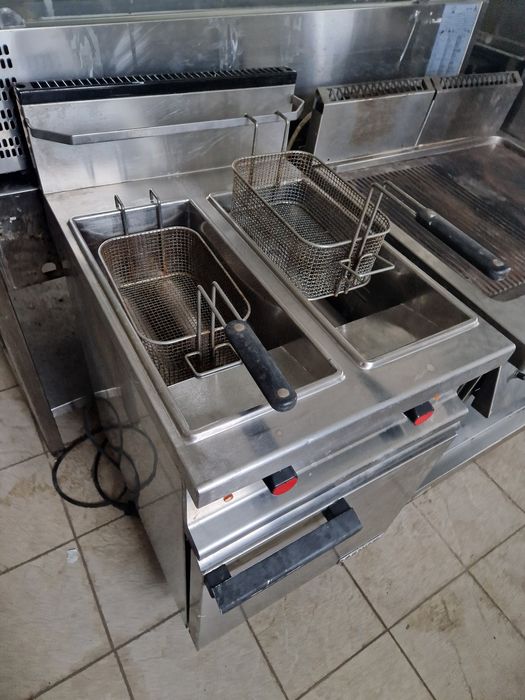 Friteuza dubla, grill electric, Hota inox cu filtre, 150 cm , din inox
