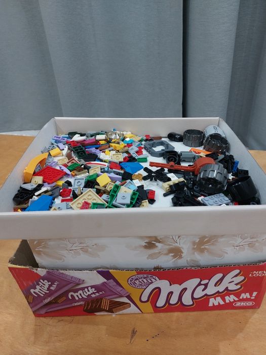 Продам оригинальные детали LEGO