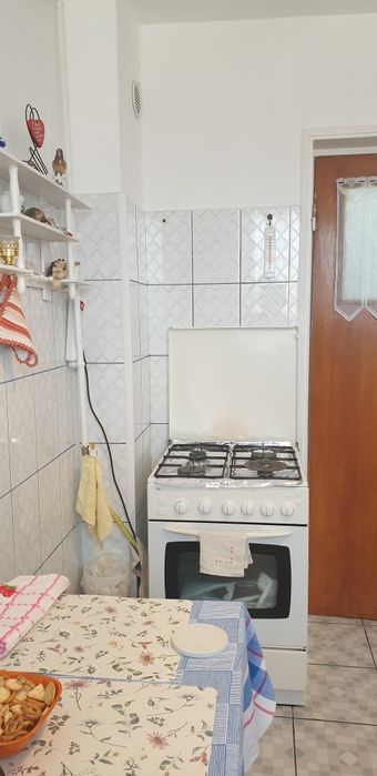 Inchiriez apartament