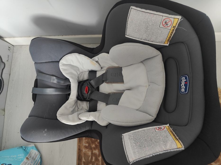 Продам автокресло Chicco