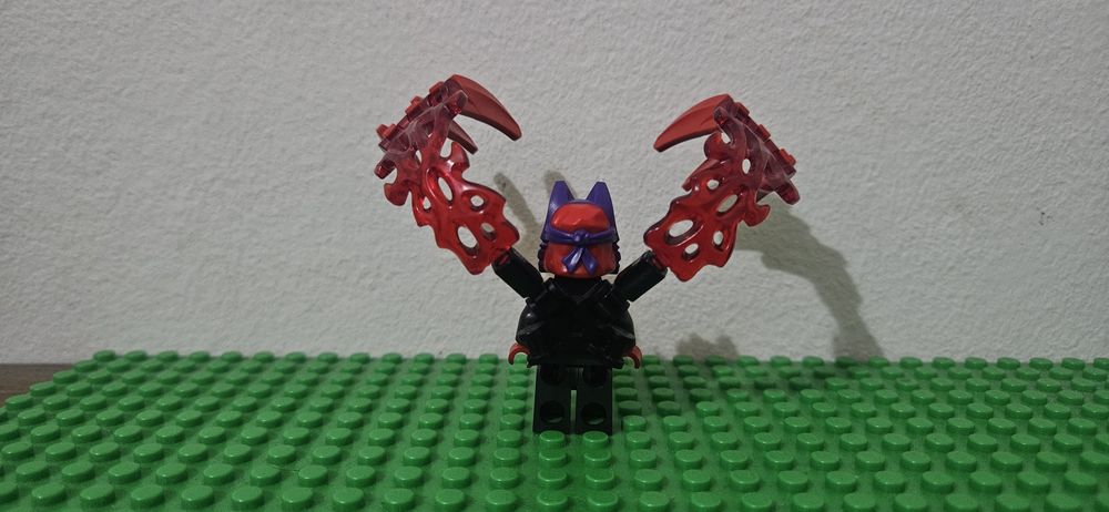 Lup Ninjago Dragons Rising REZERVAT