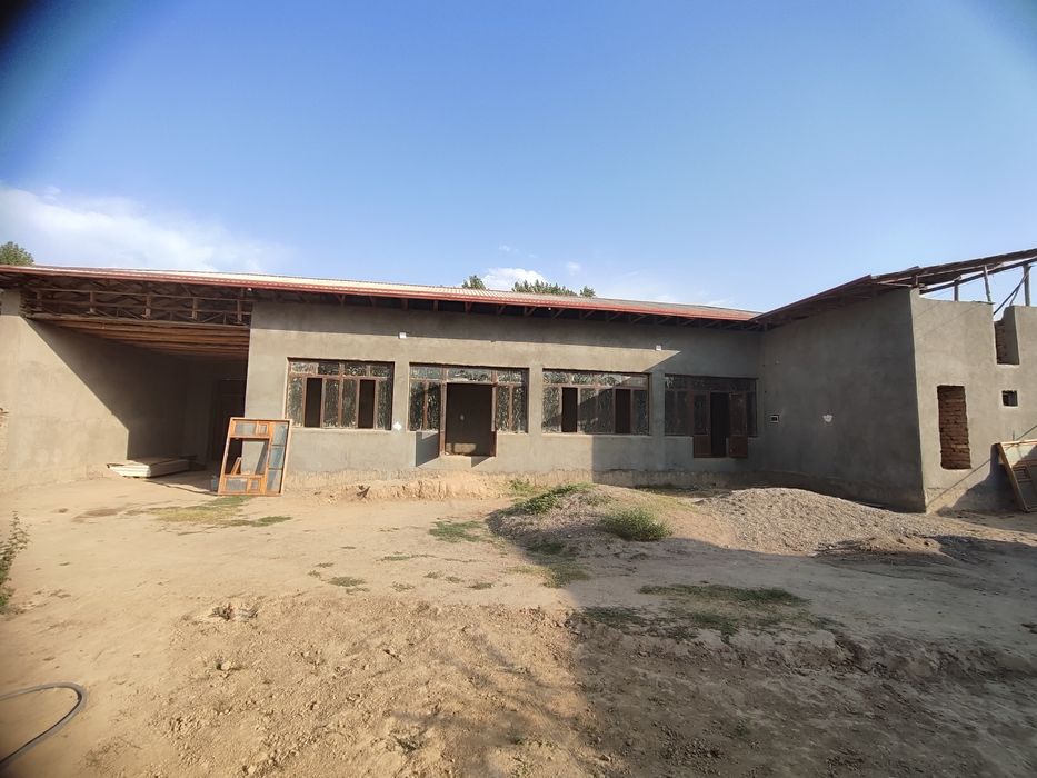 Uy 8 sotx 5 xona+3 xona