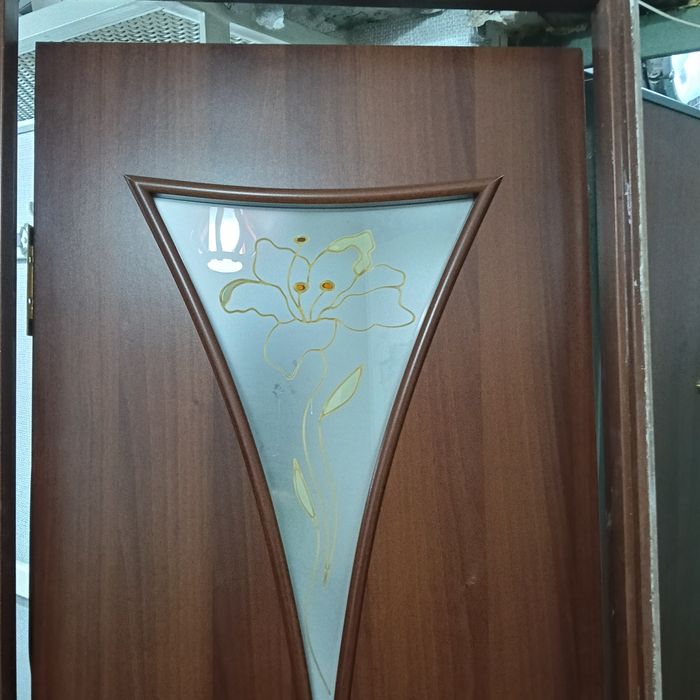 Дверь с коробкой, 60 см