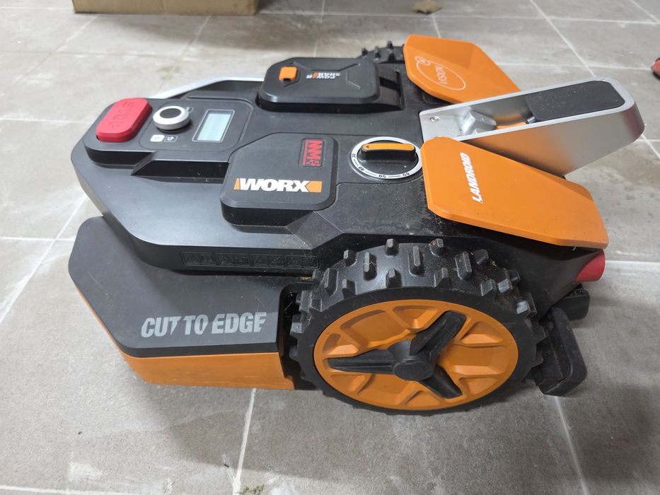 Robot tuns iarba Worx Vision Landroid M600 WR206E