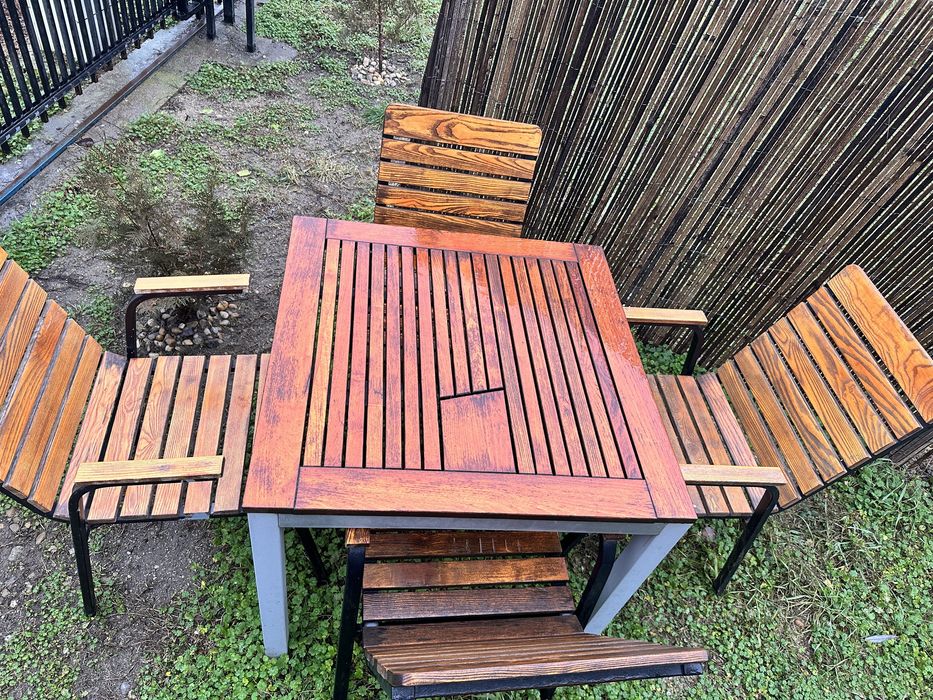 Umbrela , masa cu scaune