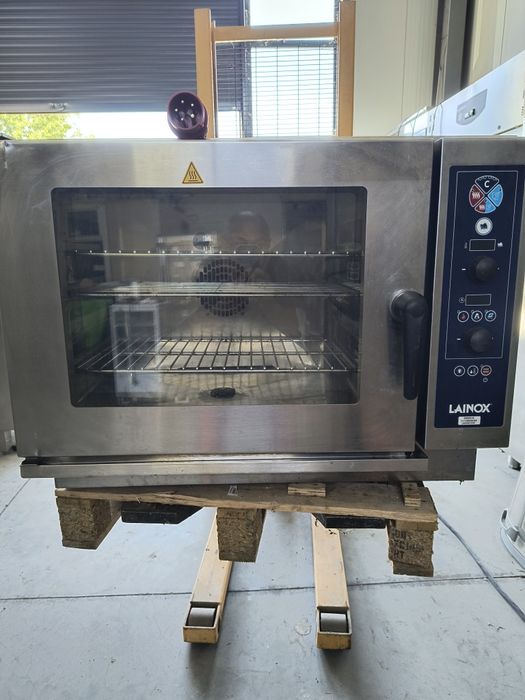 Конвектомат -- 5 тави ; 6 kw.