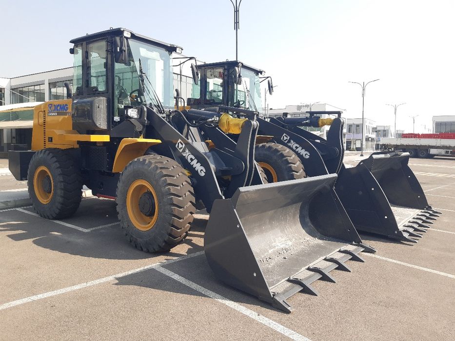 Фронтальный погрузчик XCMG XC936 янги модель 2.1 куб