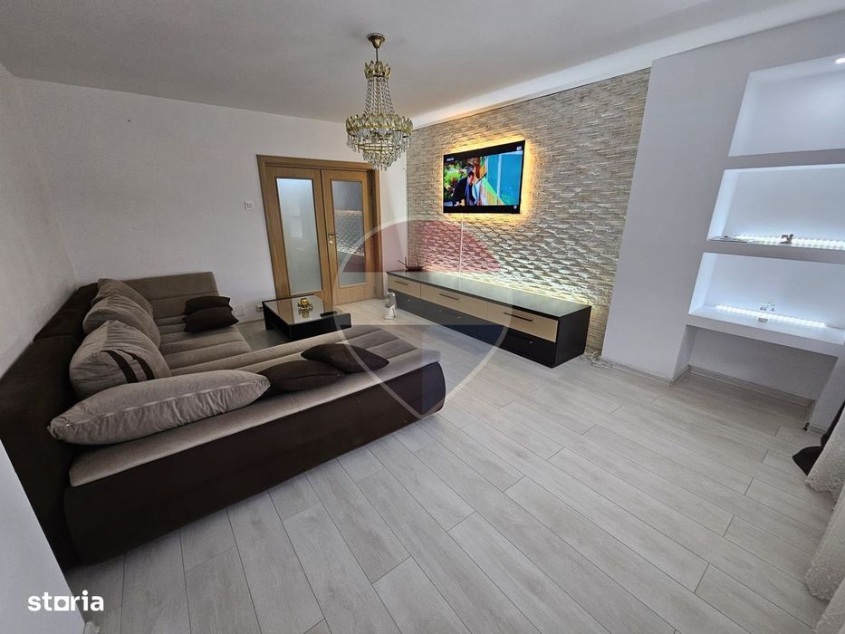 Închiriere apartament 3 camere / Piata Muncii - Decebal — fotografia 1