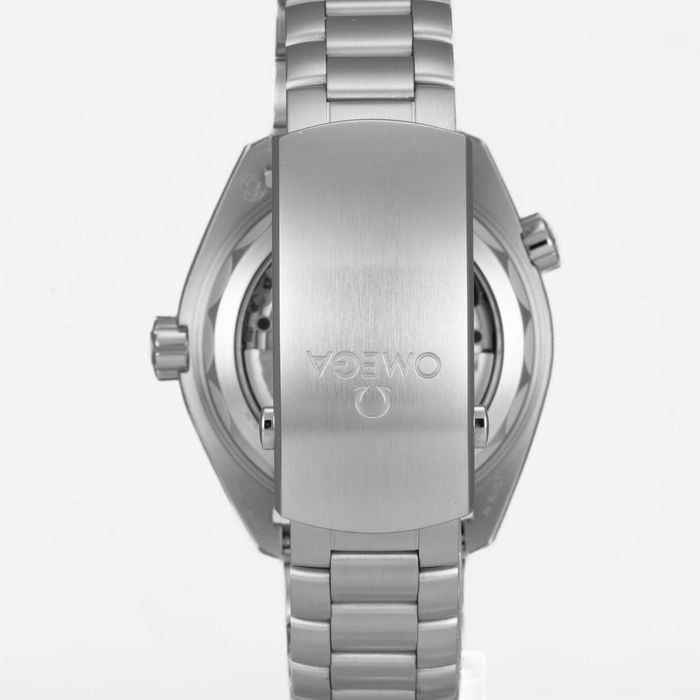 Omega Seamaster Planet Ocean 600M 43.5mm 215.30.44.21.01.001