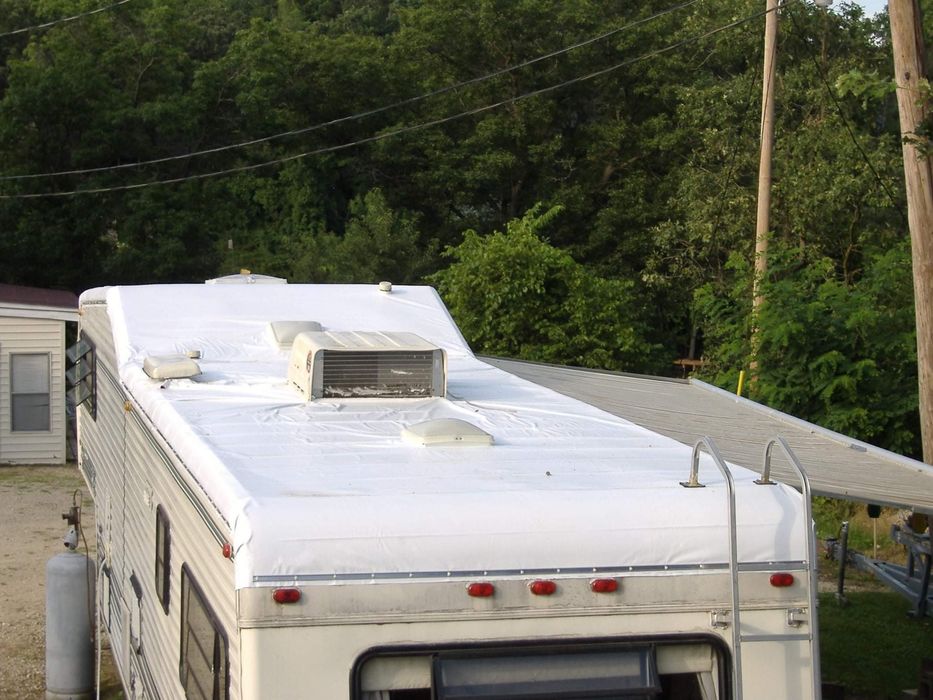 Билборд бял винил 3.20м/4м/10м/20м/30м платно завеса билборди платнище