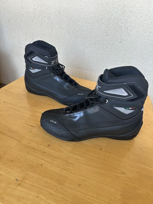 Vând ghete moto TCX , mărimea 40