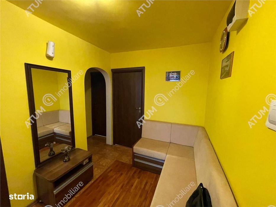Apartament 3 camere decomandate si balcon zona Vasile Aaron Sibiu