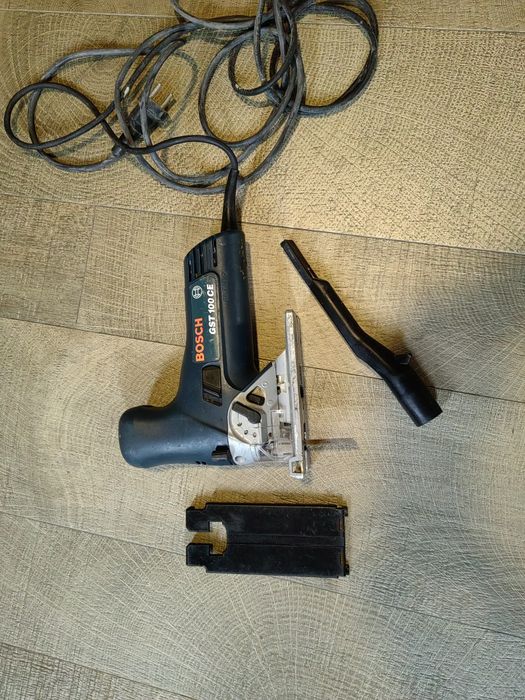 Fierastrau pendular Bosch GST1000 CE