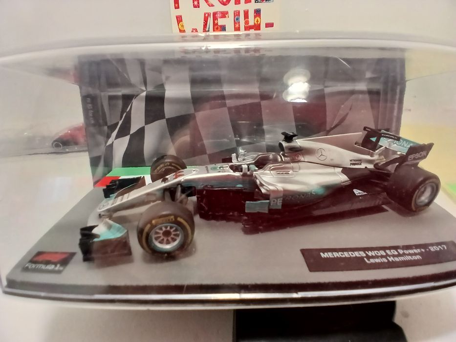 умален модел F1 Lewis Hamilton в мащаб 1:43