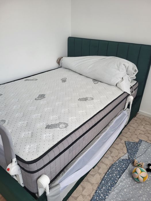 Pat tapitat 140×200 cm + saltea  140×200 cm