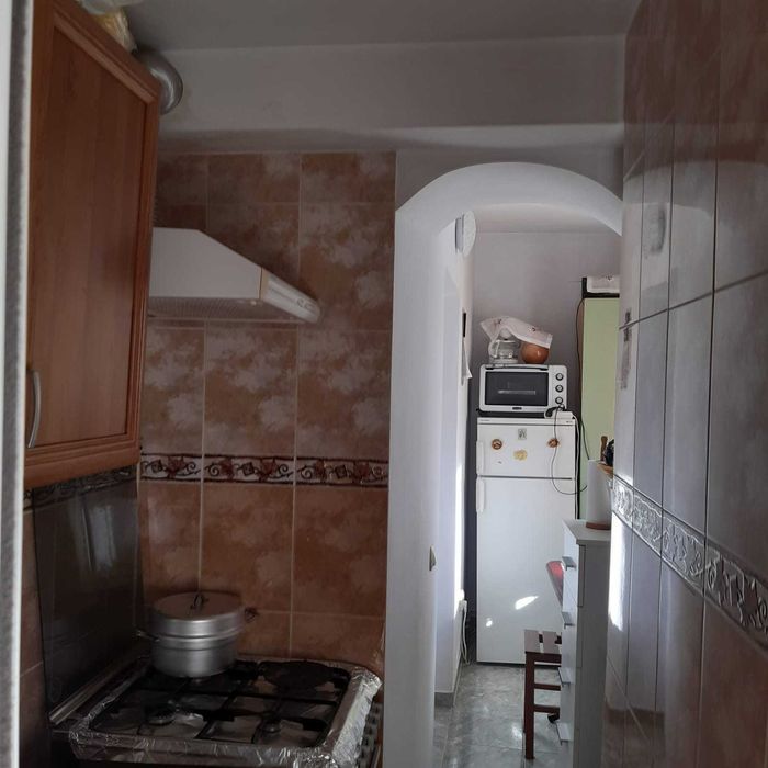vând apartament in orașul Săveni