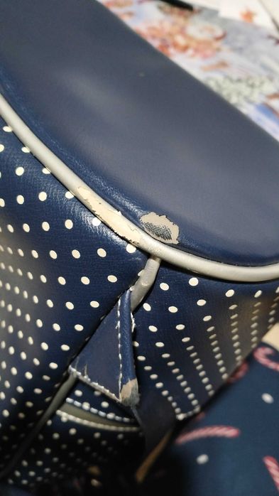 Продавам дамска раничка