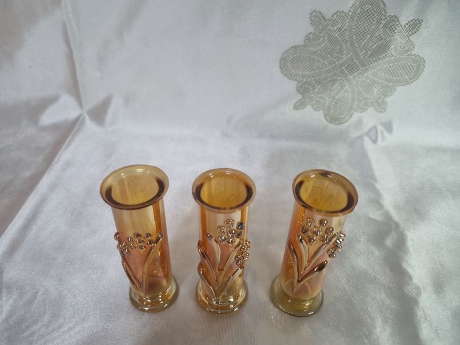 Миниатюрная ваза