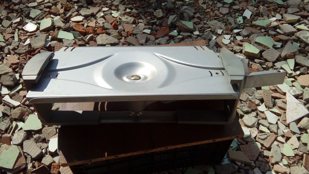 Полка по телевизор металлическая