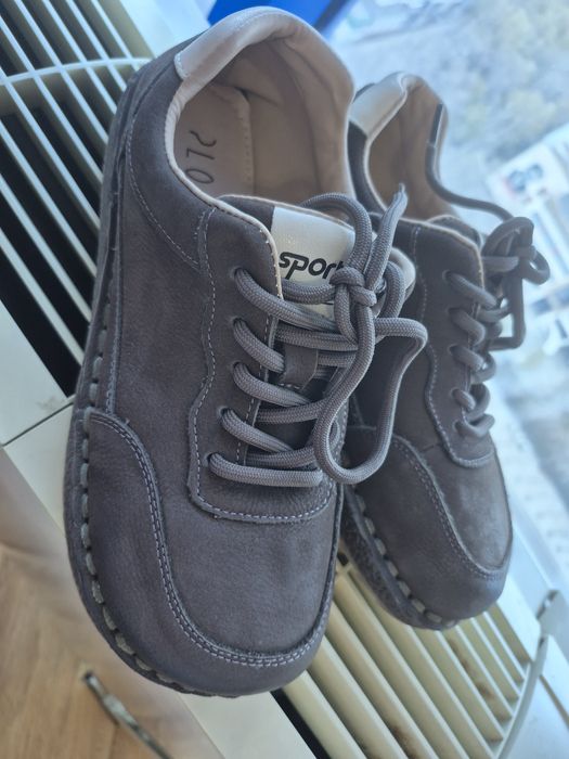 Кроссовки размер 38