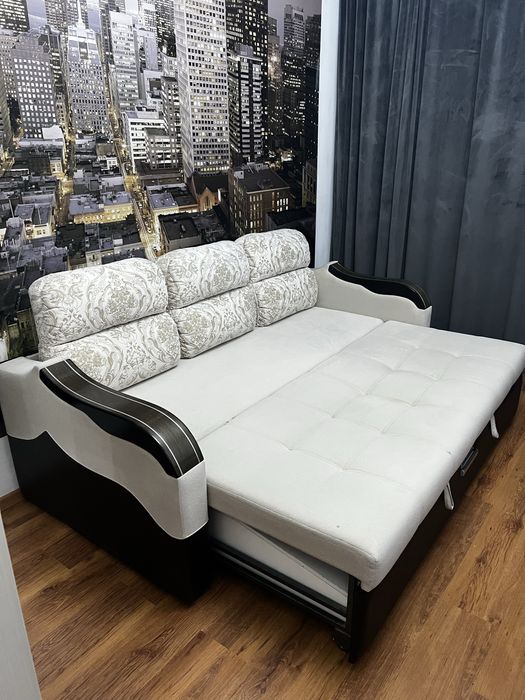 Продам диван бежевого цвета