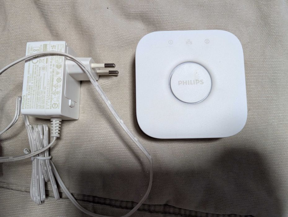 Philips Hue Bridge V2 Impecabil (Model Patrat) - Control Smart Home