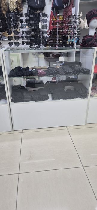 Срочно продам витрину