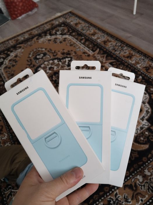 Продам чехлы на самсунг flip 6 флип 6